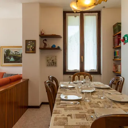 Salice - Gla131 By Interhome * ジェーラ・ラーリオ